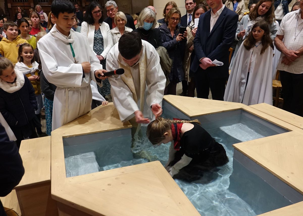baptême par immersion dans l'église de Pleurtuit