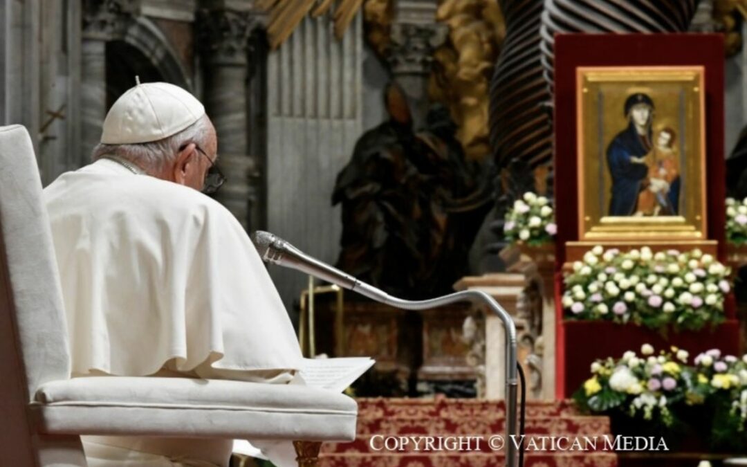 Le Pape prie la Vierge Marie pour la Paix